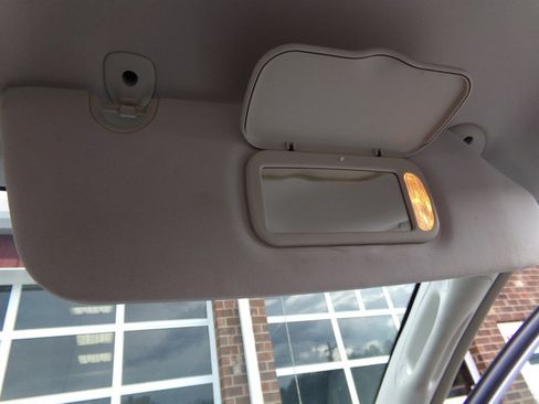 Used 2008 Chrysler Town & Country Touring FWD image 41