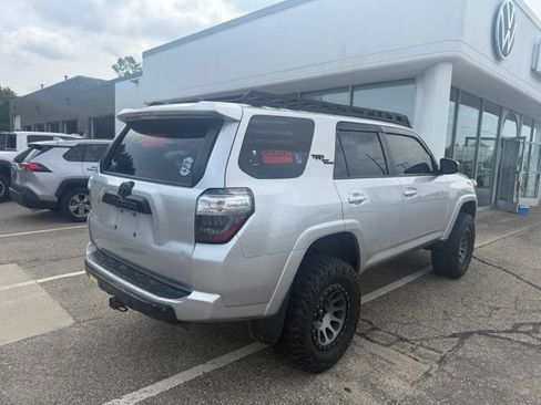 Used 2019 Toyota 4Runner TRD Off-Road AWD/4WD image 5