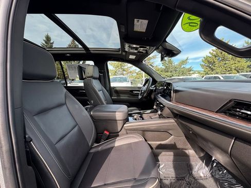 Used 2026 Chevrolet Tahoe Premier AWD/4WD image 40