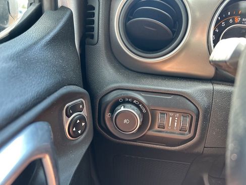 Used 2021 Jeep Wrangler Unlimited Sport image 21