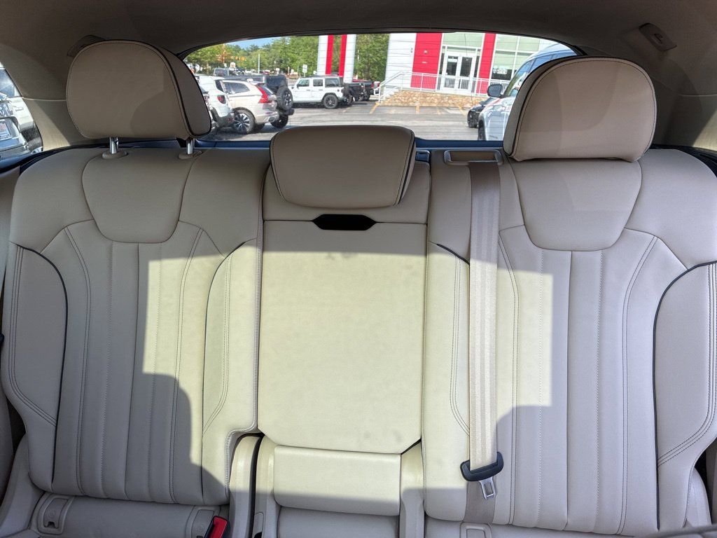 Used 2023 Audi Q5 e Premium w/ Convenience Package AWD/4WD image 16