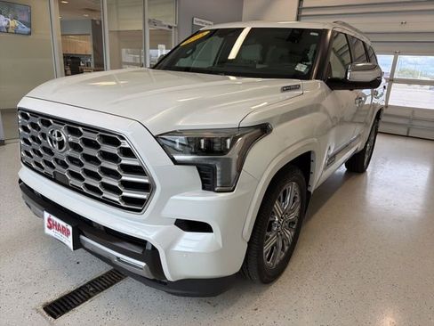 Used 2025 Toyota Sequoia Capstone AWD/4WD image 5