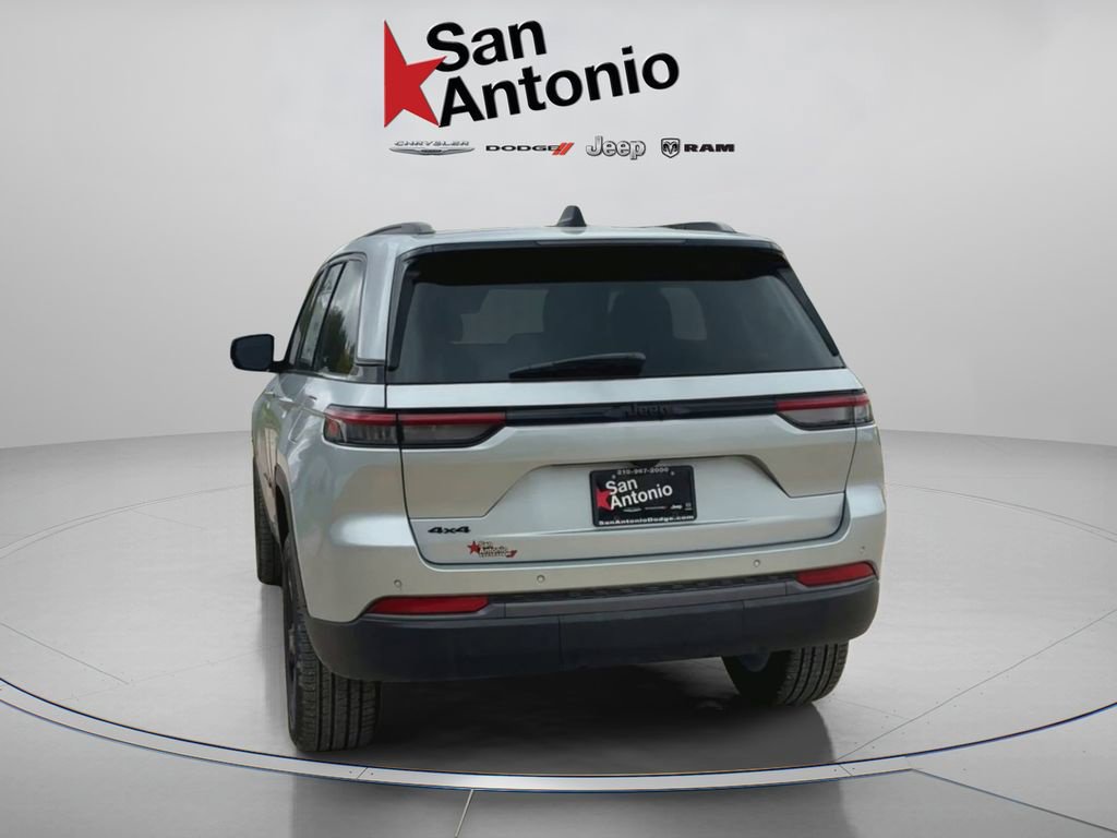 New 2026 Jeep Grand Cherokee Limited w/ Limited Altitude Package AWD/4WD image 12