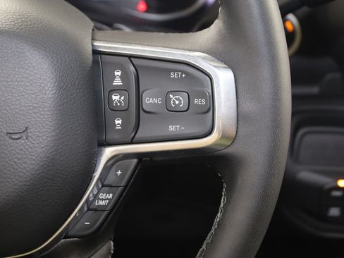 Used 2025 RAM 2500 Laramie AWD/4WD image 33