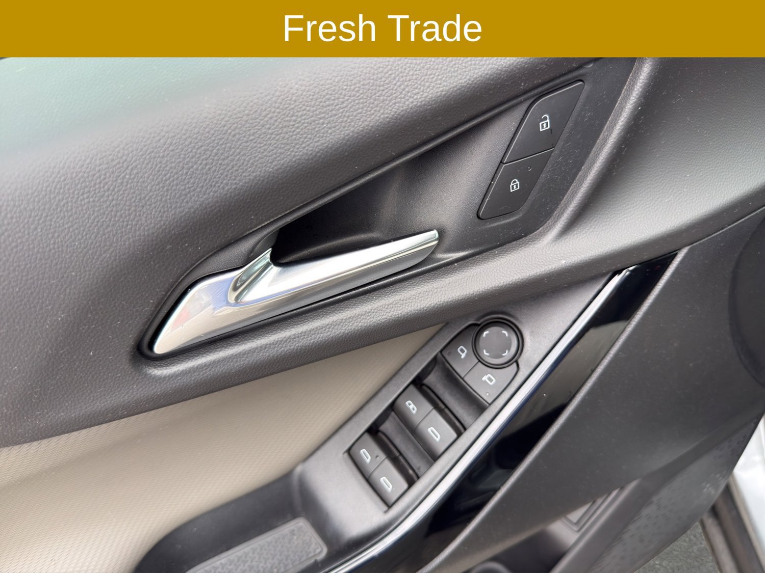 Used 2026 Chevrolet Equinox LT w/ Convenience Package II FWD image 12