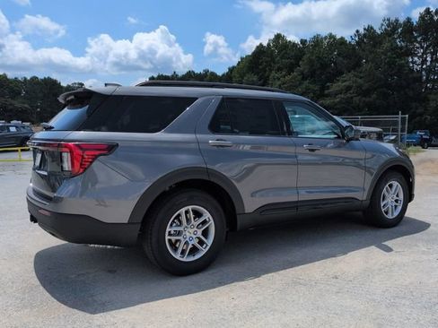New 2026 Ford Explorer Active RWD image 4