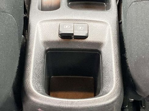 Used 2025 Nissan Versa S w/ Trunk Package FWD image 17