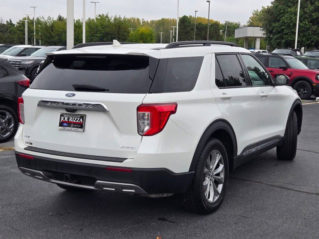 Used 2023 Ford Explorer XLT w/ Equipment Group 202A AWD/4WD image 12