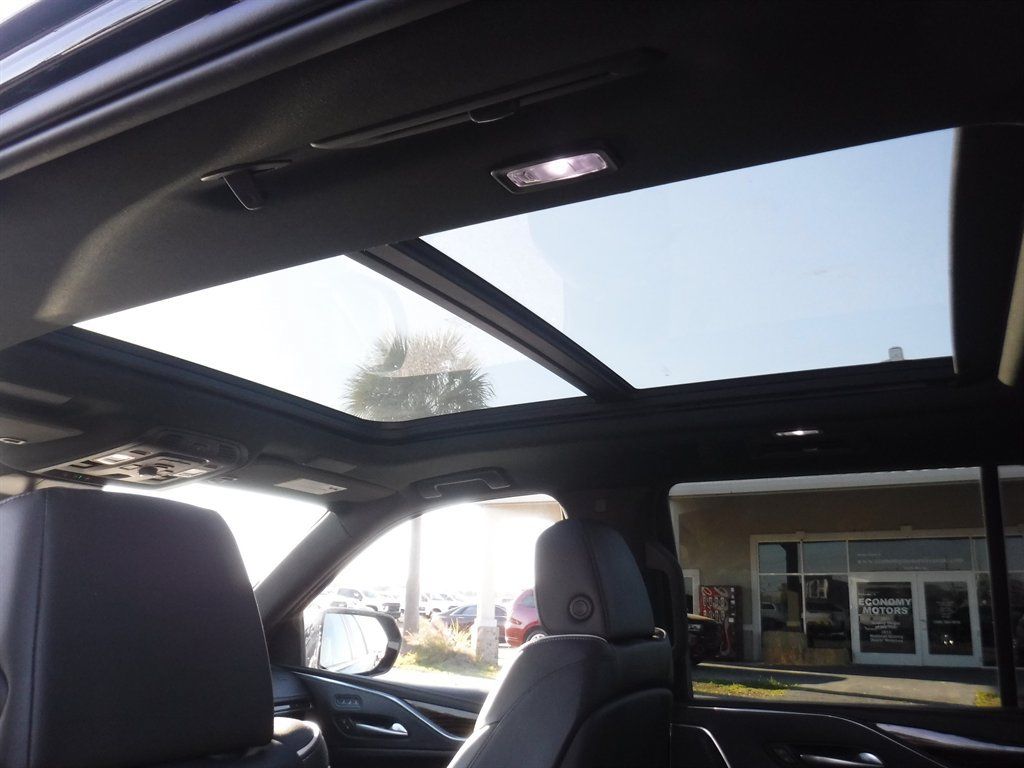 Used 2023 Cadillac Escalade Premium Luxury RWD image 13