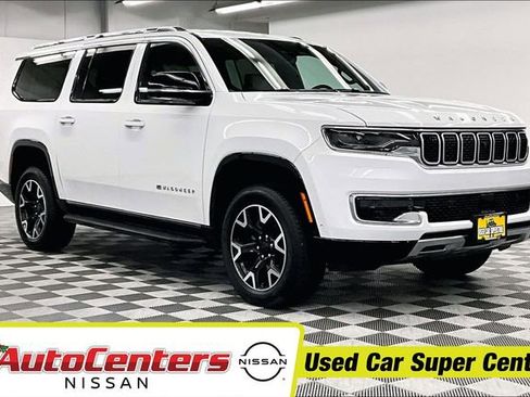 Used 2025 Jeep Wagoneer L Series III AWD/4WD image 1