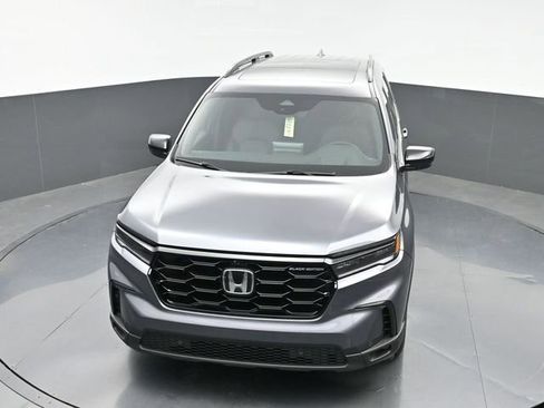 Used 2025 Honda Pilot Black Edition image 28