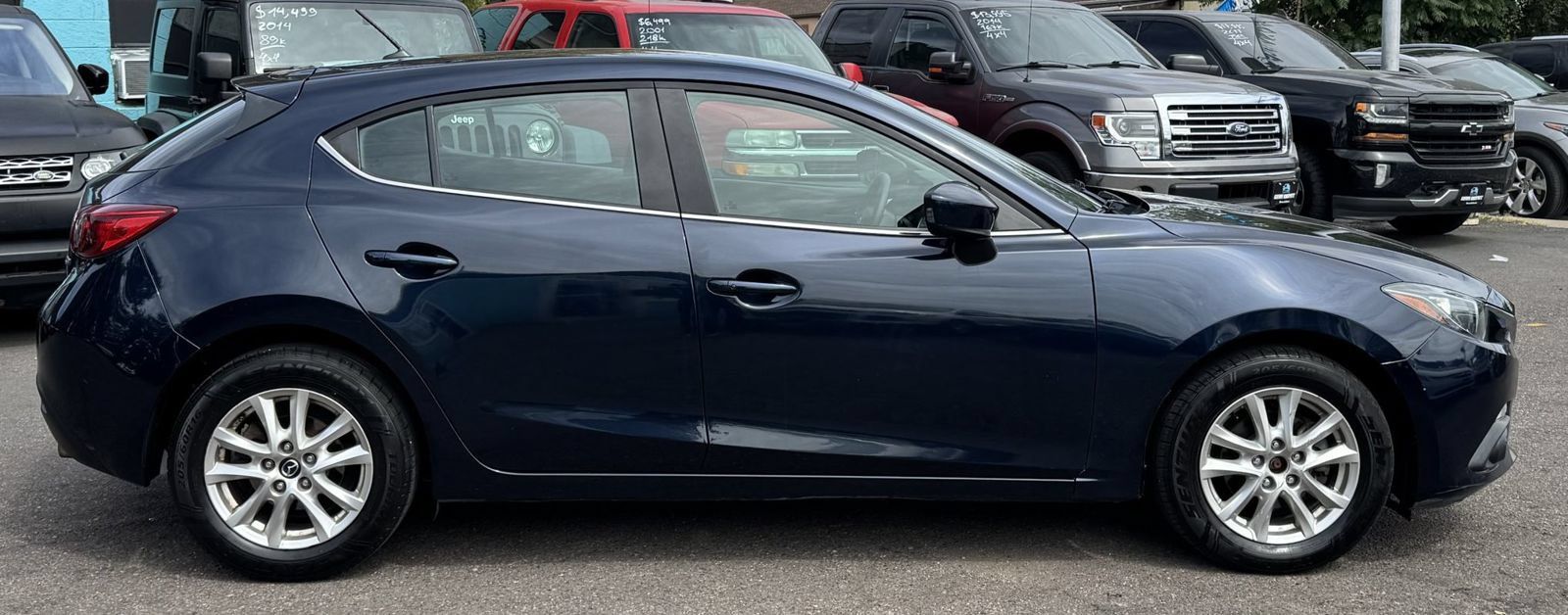 Used 2015 MAZDA MAZDA3 i Touring FWD image 2