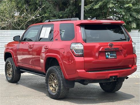 Used 2021 Toyota 4Runner SR5 Premium w/ Moonroof Package AWD/4WD image 12