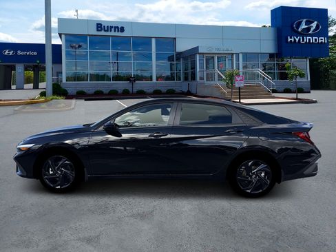 New 2026 Hyundai Elantra SEL Sport FWD image 3