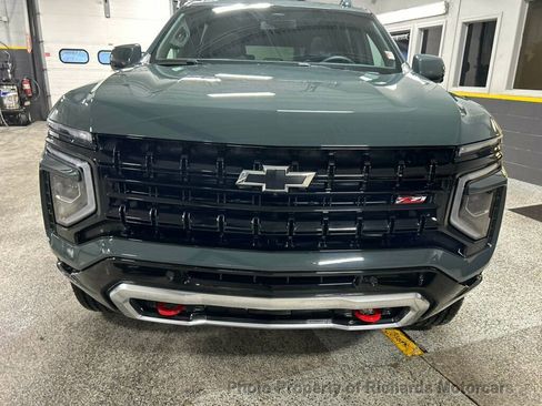 Used 2026 Chevrolet Suburban Z71 w/ Comfort Package image 8