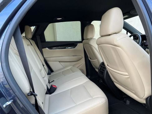 Used 2018 Cadillac XT5 FWD image 28