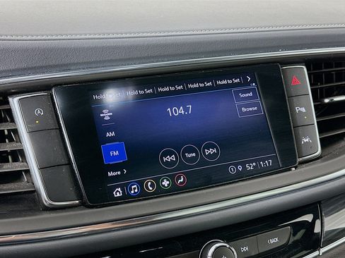 Used 2024 Buick Enclave Essence image 21