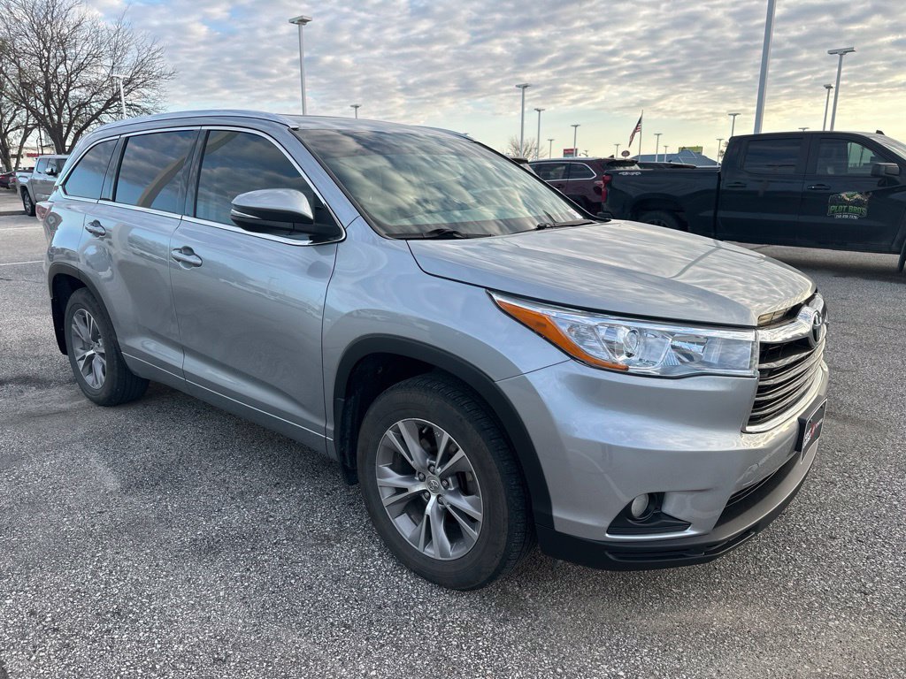 Used 2015 Toyota Highlander XLE AWD/4WD image 9