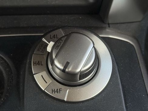 Used 2024 Toyota 4Runner Limited AWD/4WD image 21
