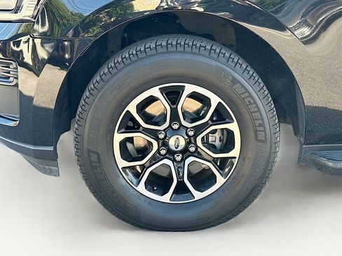 Used 2022 Ford Expedition XLT image 37