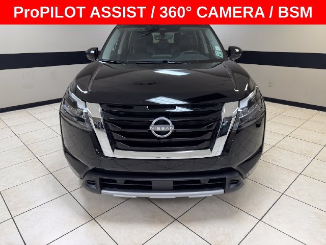 Used 2025 Nissan Pathfinder SL w/ Cargo Package FWD image 2