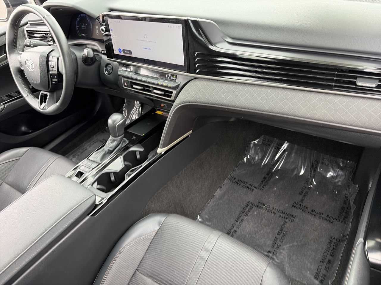 Used 2025 Toyota Camry XLE FWD image 25
