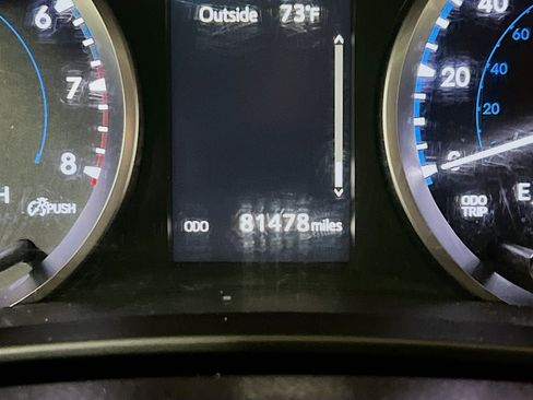Used 2017 Toyota Highlander LE FWD image 8