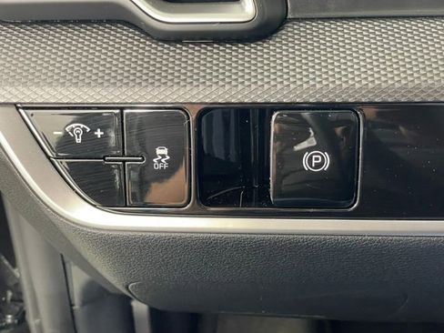 Certified 2025 Kia Sportage LX image 10