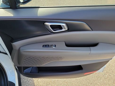 New 2026 Kia Carnival FWD image 10