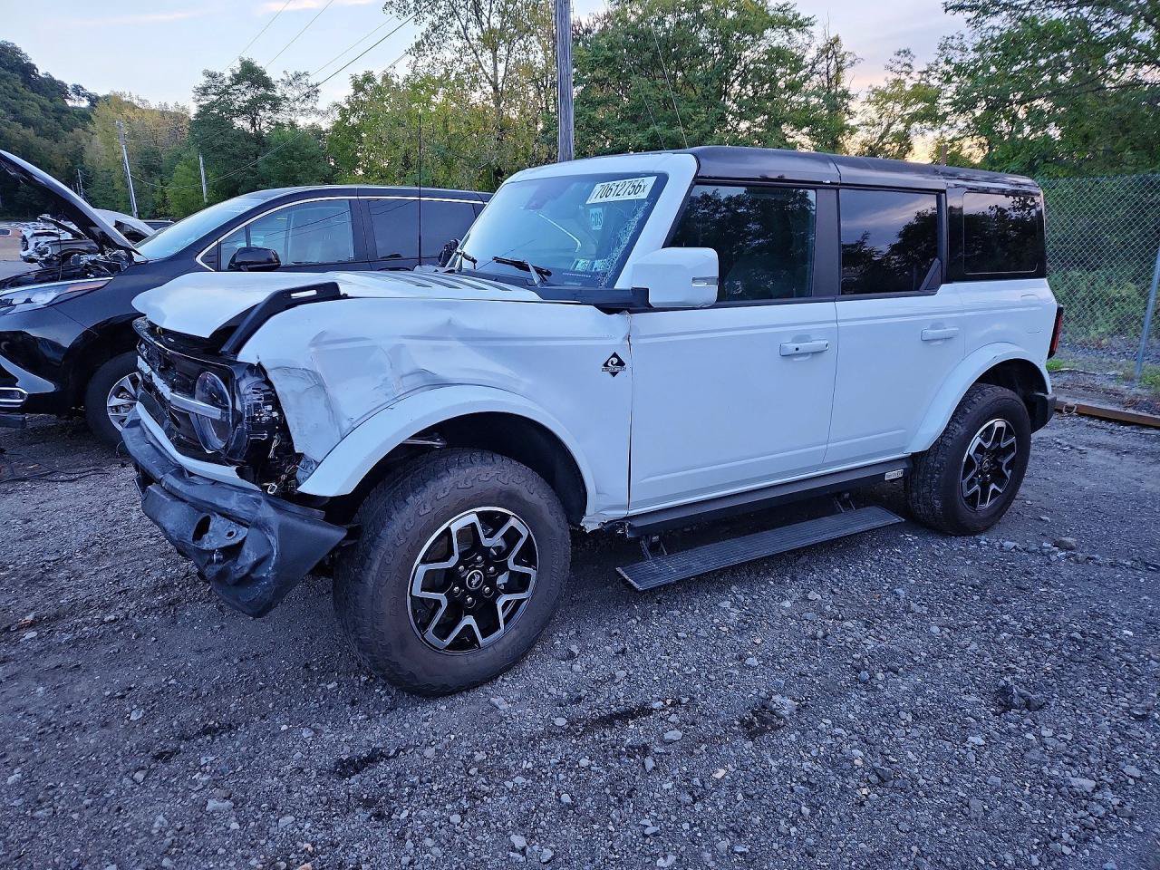Used 2024 Ford Bronco Outer Banks AWD/4WD image 3