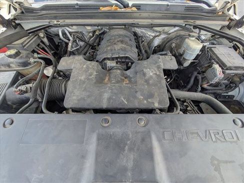 Used 2015 Chevrolet Suburban LTZ image 17