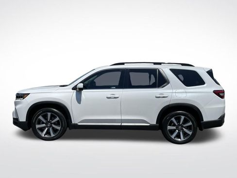 Certified 2025 Honda Pilot Touring image 2
