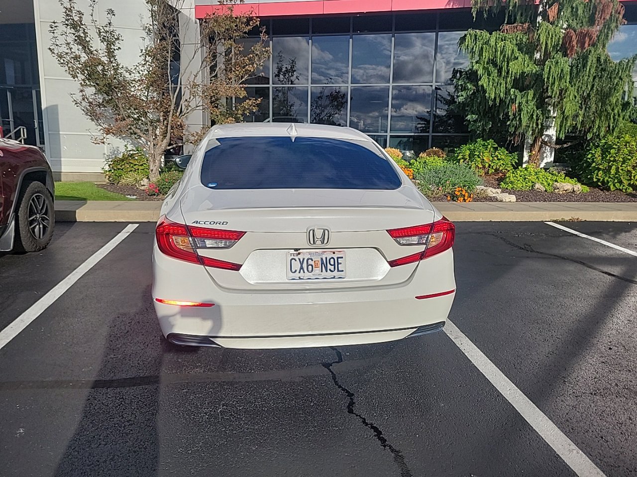 Used 2018 Honda Accord LX image 7