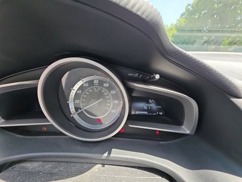Used 2016 MAZDA MAZDA3 i Touring w/ Popular Equipment Package FWD image 14
