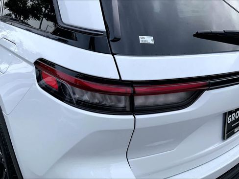New 2026 Jeep Grand Cherokee Limited RWD image 11