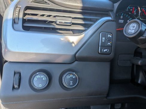 Used 2018 Chevrolet Tahoe LT AWD/4WD image 25