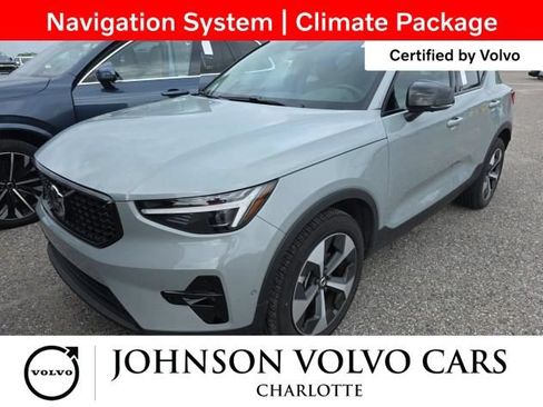 Used 2026 Volvo XC40 B5 Plus AWD/4WD image 3