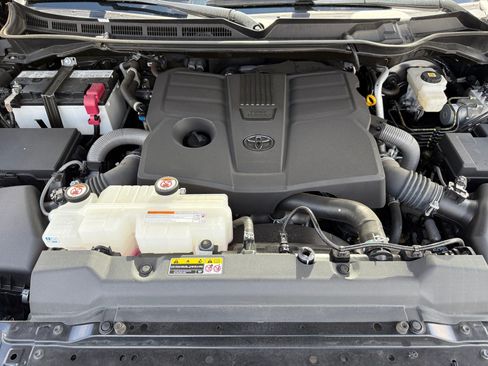 Used 2023 Toyota Tundra SR5 w/ SR5 Convenience Package RWD image 20