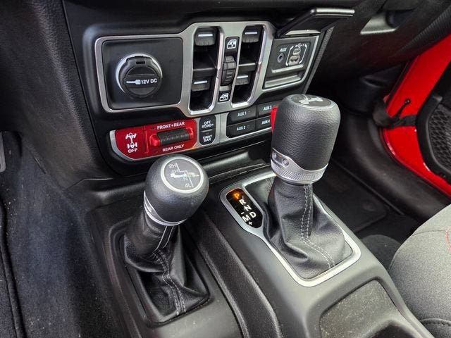 Used 2025 Jeep Wrangler Unlimited Rubicon AWD/4WD image 27