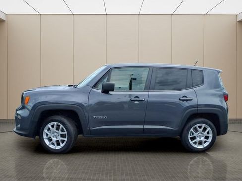 Used 2023 Jeep Renegade Latitude AWD/4WD image 16