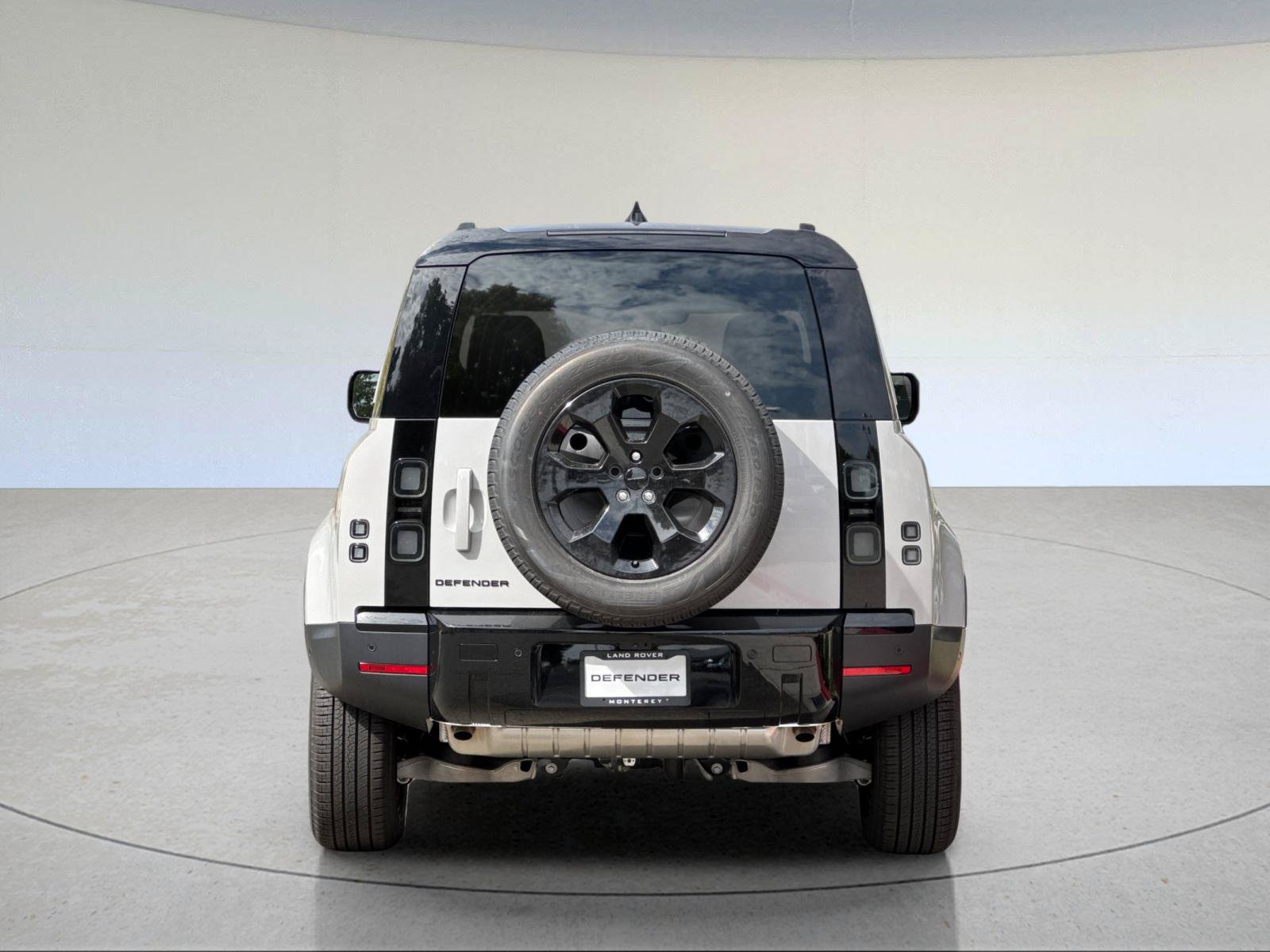 New 2026 Land Rover Defender 110 S AWD/4WD image 5