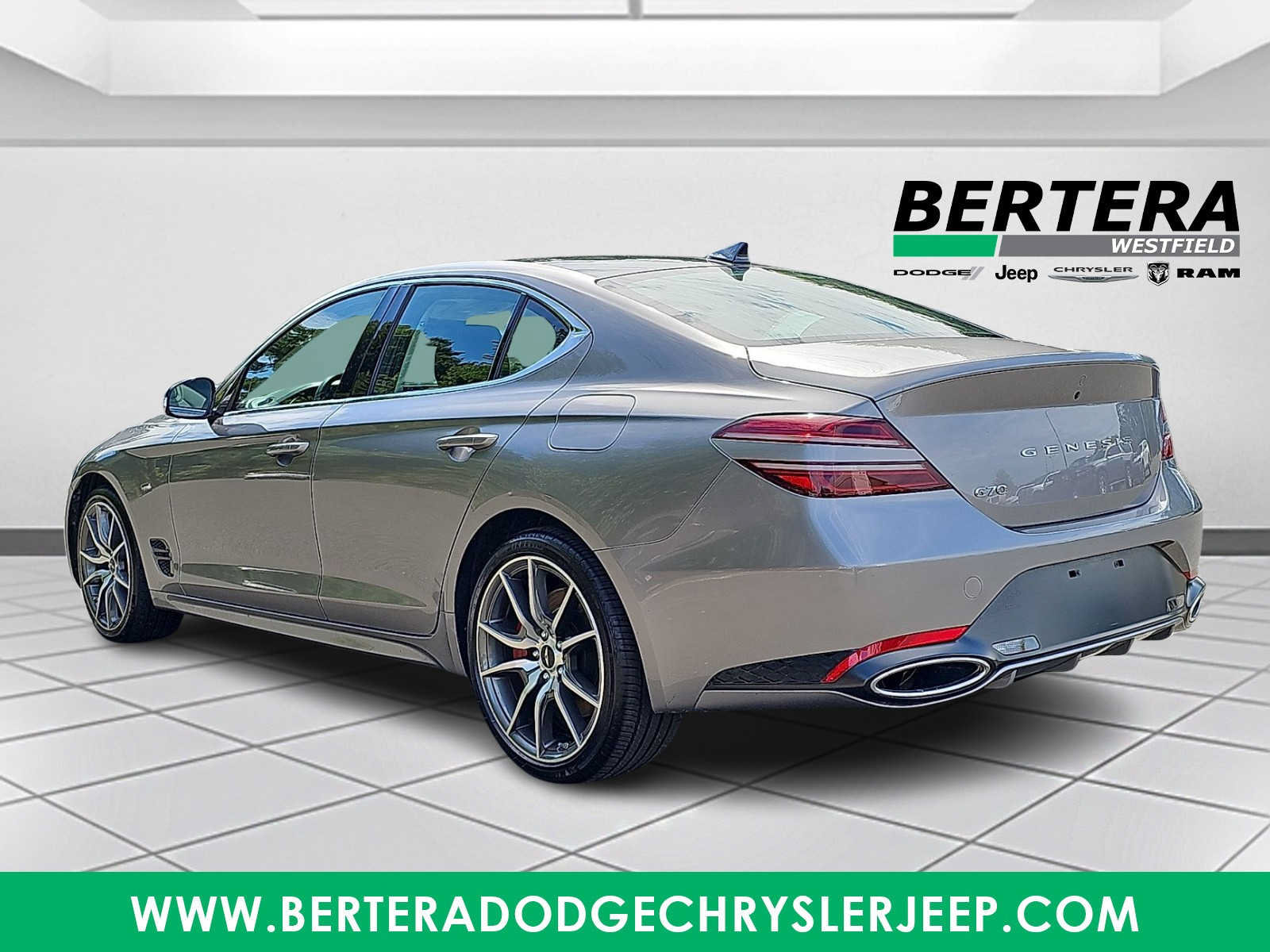 Used 2025 Genesis G70 2.5T RWD image 4