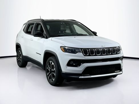 Used 2023 Jeep Compass Limited AWD/4WD image 3