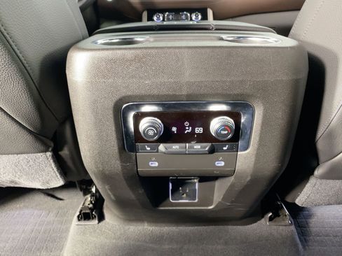 Used 2021 GMC Yukon Denali w/ Denali Premium Package image 29