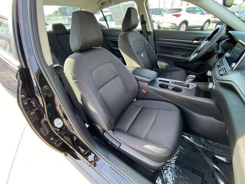 Used 2025 Nissan Altima 2.5 SV image 36