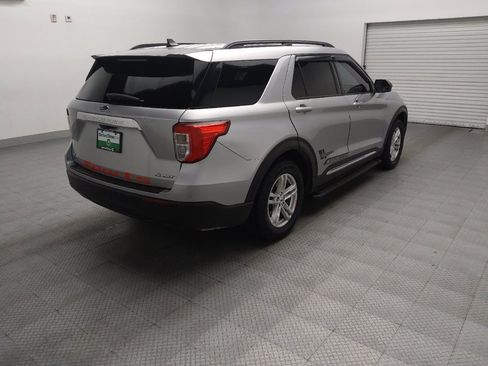Used 2021 Ford Explorer XLT RWD image 9