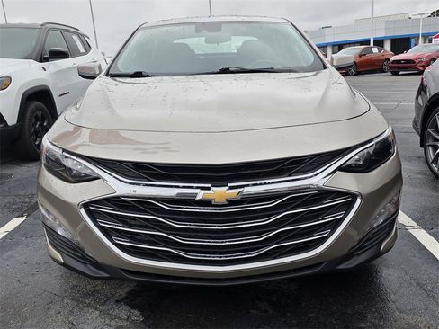 Used 2024 Chevrolet Malibu LT image 2
