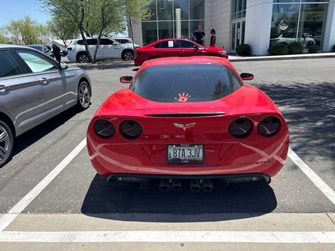 Used 2006 Chevrolet Corvette Coupe w/ Preferred Equipment Group RWD image 4