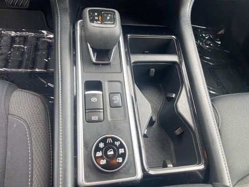 Used 2025 Nissan Pathfinder SV AWD/4WD image 14