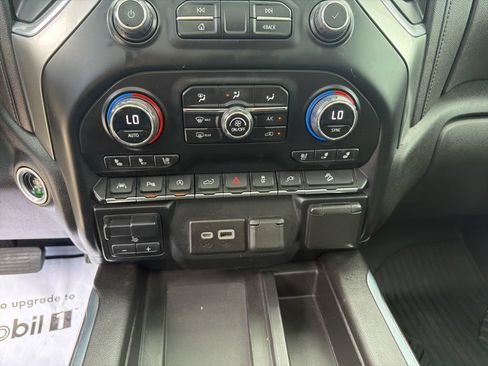 Used 2022 Chevrolet Silverado 1500 LTZ w/ LTZ Premium Package AWD/4WD image 30